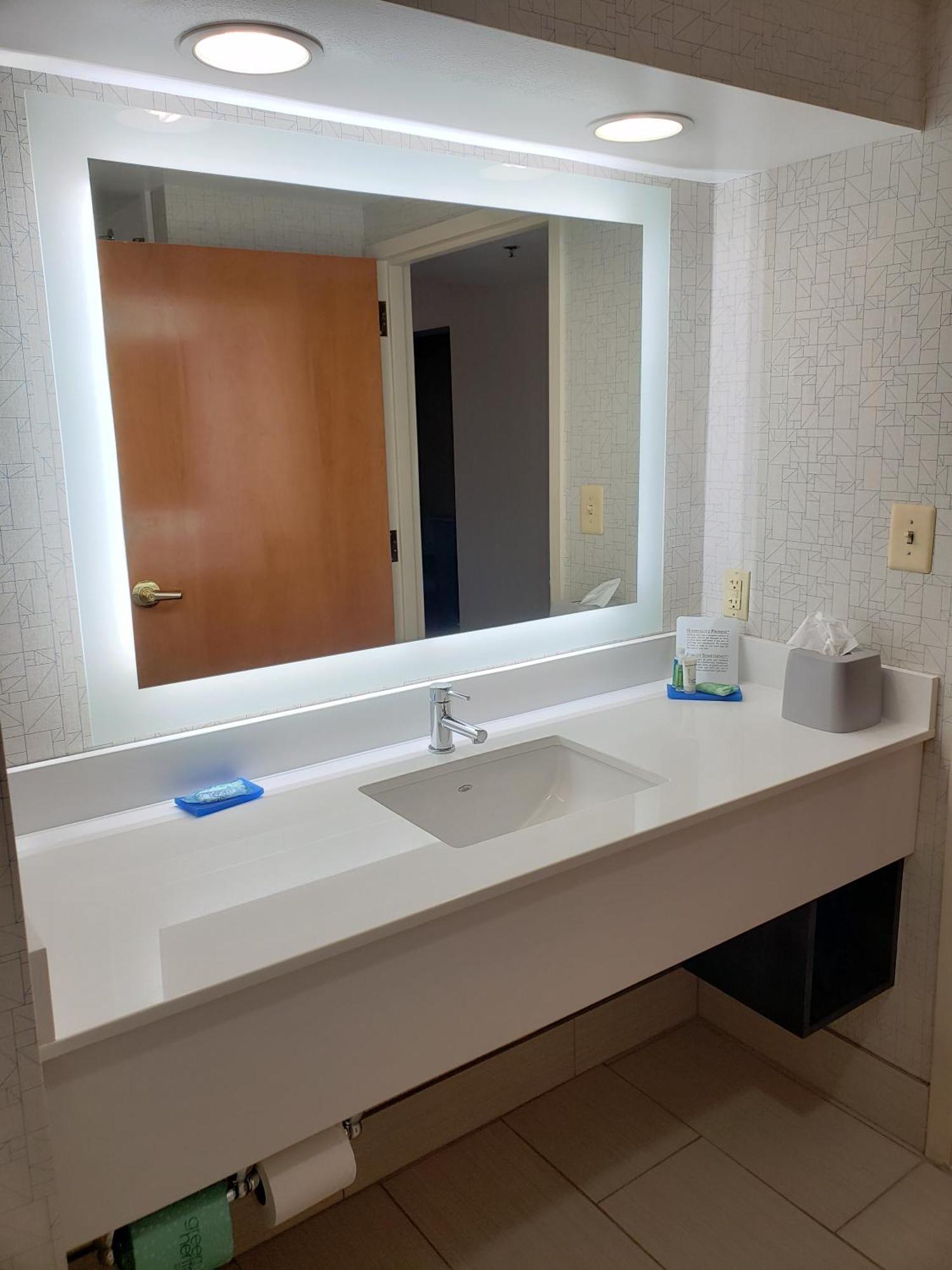 Holiday Inn Express Edgewood-Aberdeen-Bel Air Eksteriør billede